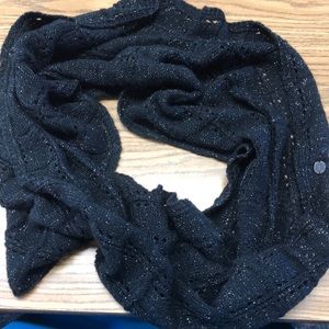 Liz Claiborne Black metallic infinito scarf.